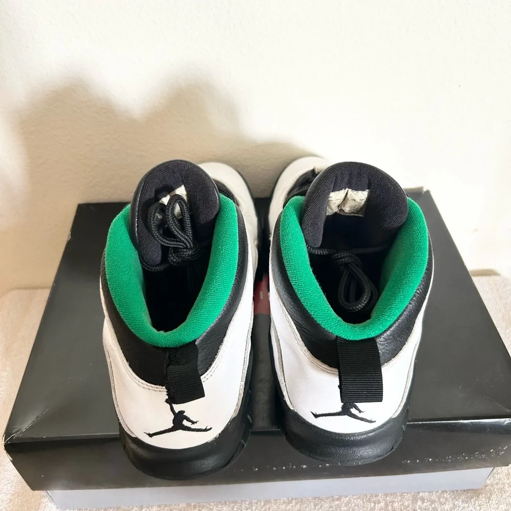 AUTHENTIC Jordan 10 Retro Seattle size 10 310805-137 2019 PRE-OWNED with OG BOX